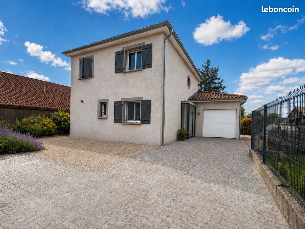 Maison 6 pièces 123 m² · à Saint-Jean-le-Vieux · 123 m² · 375 000 €