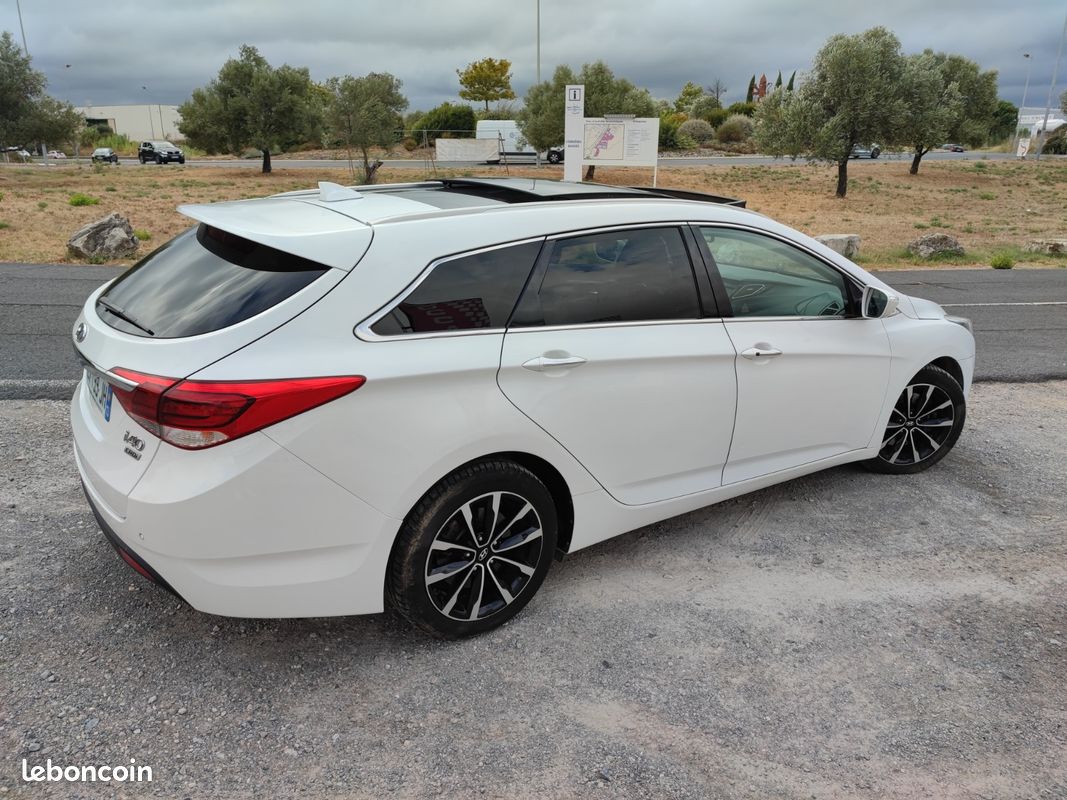 HYUNDAI i40 SW 1.7 CRDi 141 Blue Drive DCT-7 Creative (image 3)
