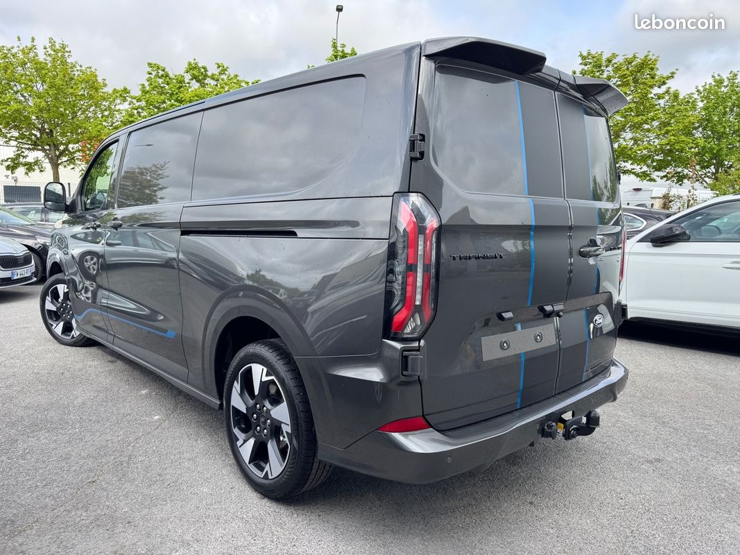 Ford TRANSIT CUSTOM 320 L2H1 2.0 TDCI 170CH BVA8 SPORT / 2 PORTES LATERALES / GARANTIE 5 ANS (image 4)