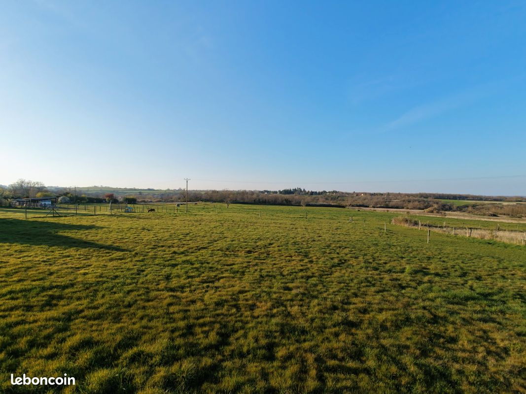 Terrain constructible · à Huriel · 39 000 €