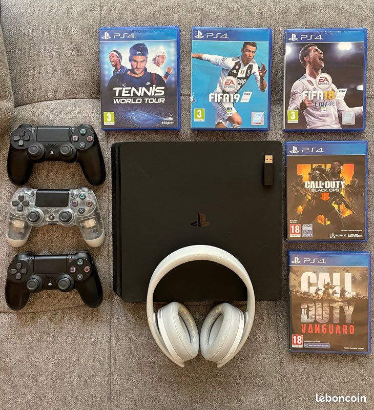 PS4 + 3 manettes + casque PlayStation + 5 jeux (image 1)