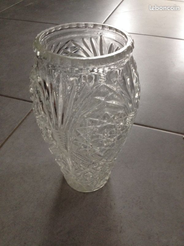 Vase (image 1)