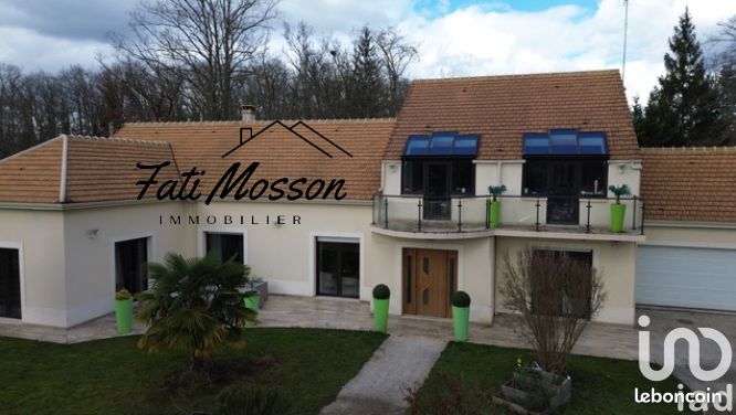 Propriété 7 pièces 296 m²