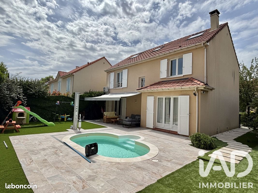 Maison 8 pièces 148 m² · à Margency · 148 m² · 2 500 €