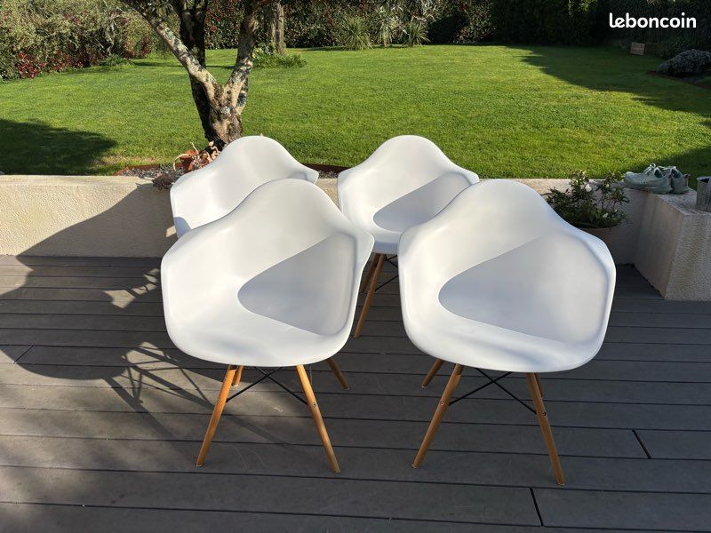 4 Chaises Armchair - blanches (image 1)