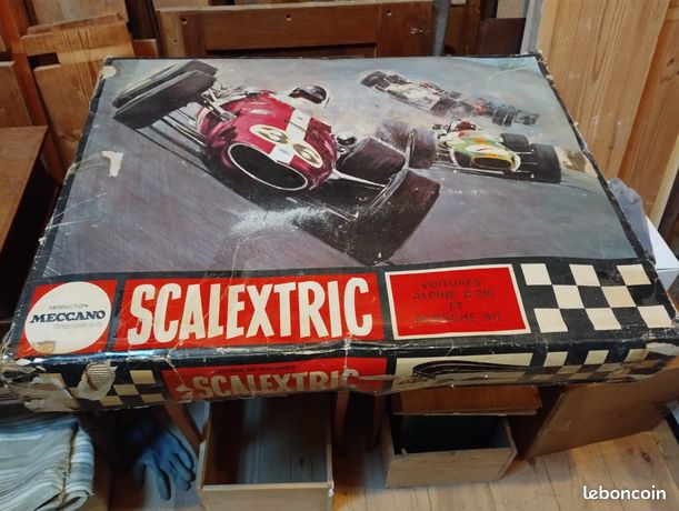 Coffret Scalextric 1977 097425 McLaren 090120 et Brabham BT44 090122