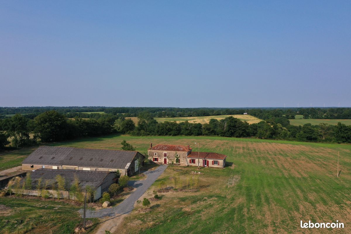 Maison 7 pièces 147 m² · à Asnières-sur-Blour · 147 m² · 239 000 €