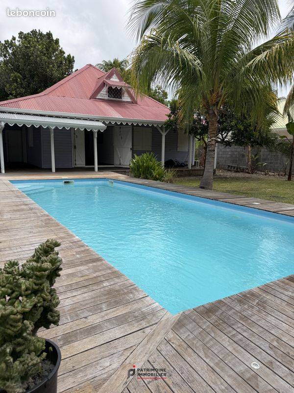 Maison 5 pièces 130 m² · à Saint-François · 130 m² · 455 000 €