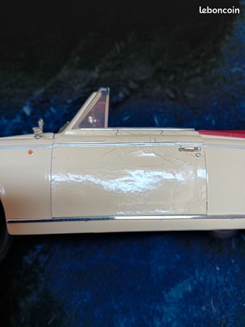 Peugeot 403 berline taxi 1965. 1/18 Solido (D'occasion) à Versoix pour