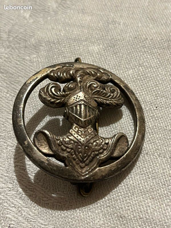 INSIGNE DE BÉRET DE L'ARME BLINDEE CAVALERIE DE L'ARMÉE DE TERRE FRANÇAISE