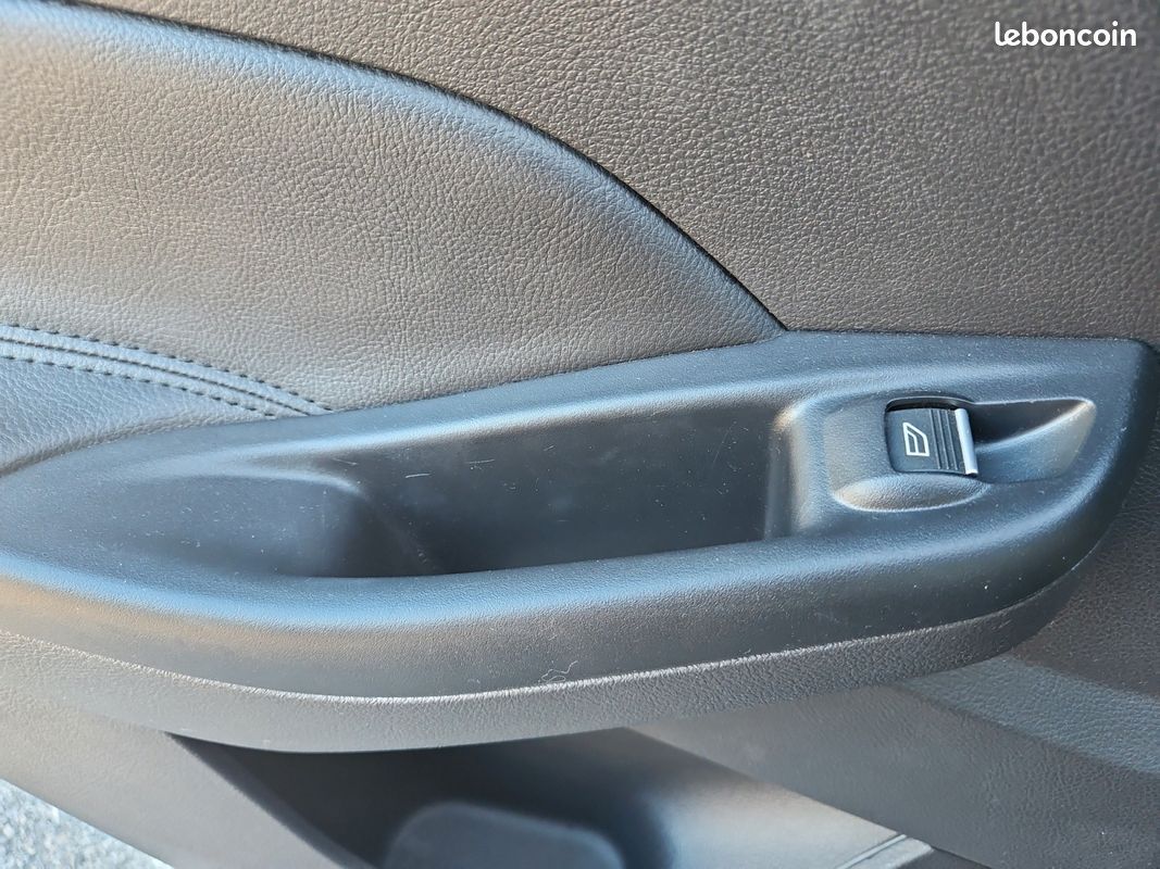 Ford focus 2.0 ecoboost 250 st start-stop flexifuel pack hiver/performance (image 28)