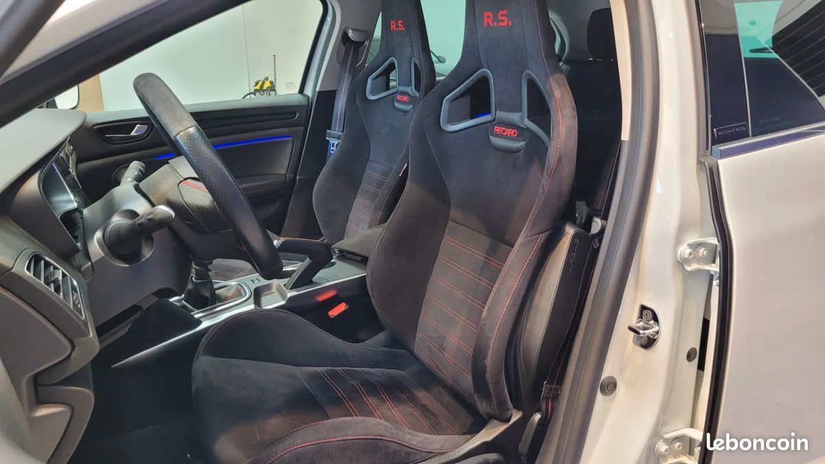 RENAULT Megane 1.8 300ch RS Trophy - 2019 - 48 872 km - CarPlay - Toit ouvrant - Boite mécanique (image 10)