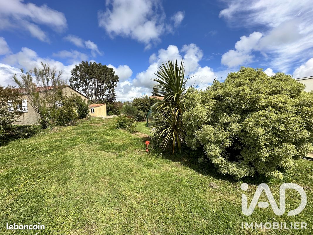Terrain 585 m² · aux Sables-d'Olonne · 585 m² · 196 000 €