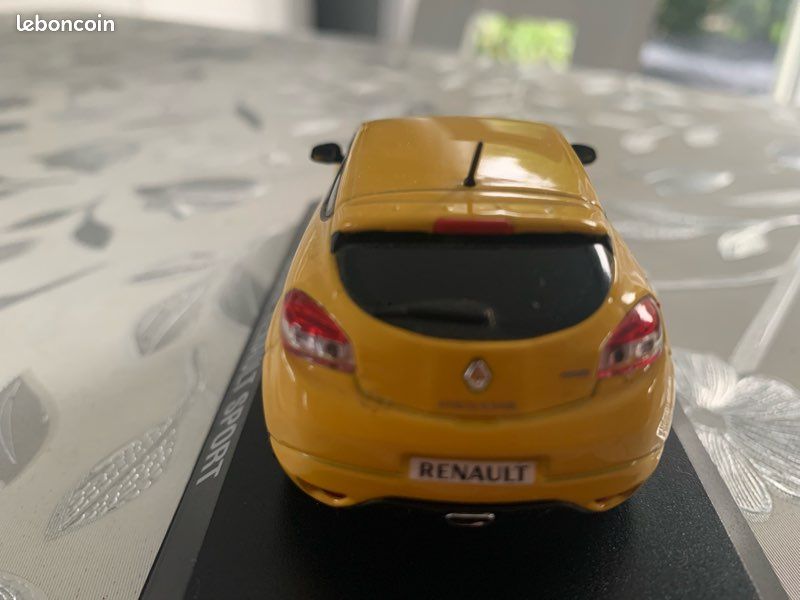 Voiture Miniature Norev 1/43 Renault 3 1961 Série Limitée Occasion - Modèle Collection