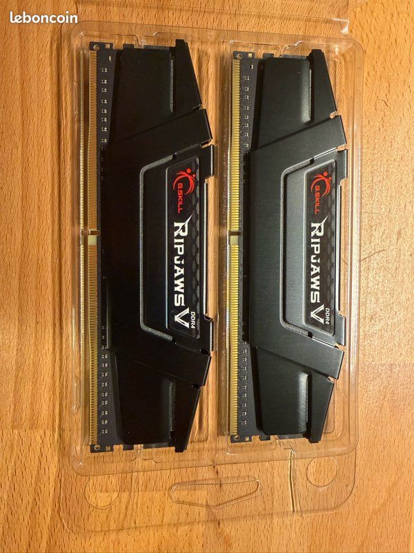 G.Skill Ripjaws V - 2 x 16 Go - DDR4 3200 MHz CL16 - Noir - Mémoire vive