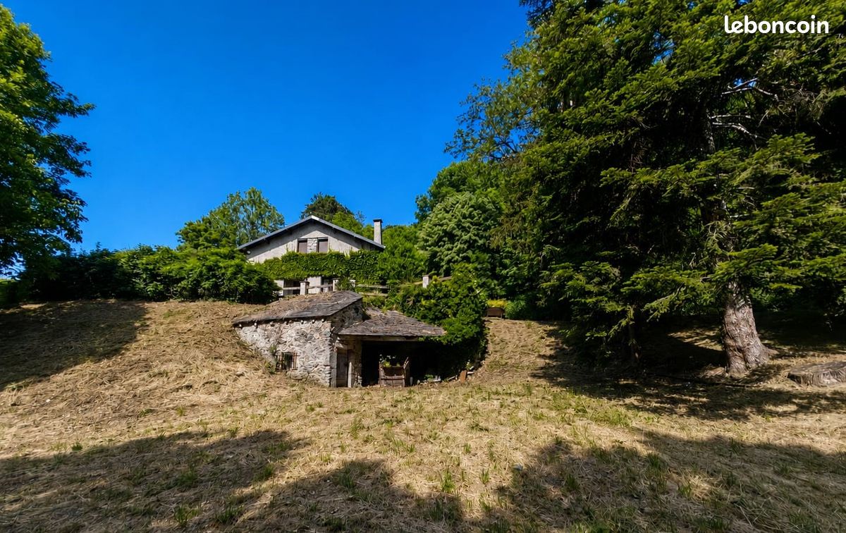 Maison 8 pièces 200 m² · à Brassac · 200 m² · 255 000 €