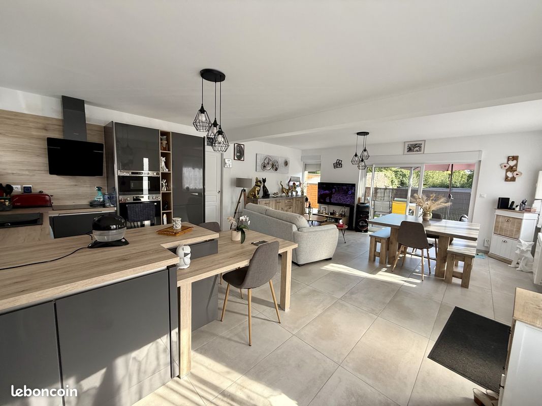 Maison 5 pièces 100 m² · à Nieppe · 100 m² · 323 000 €
