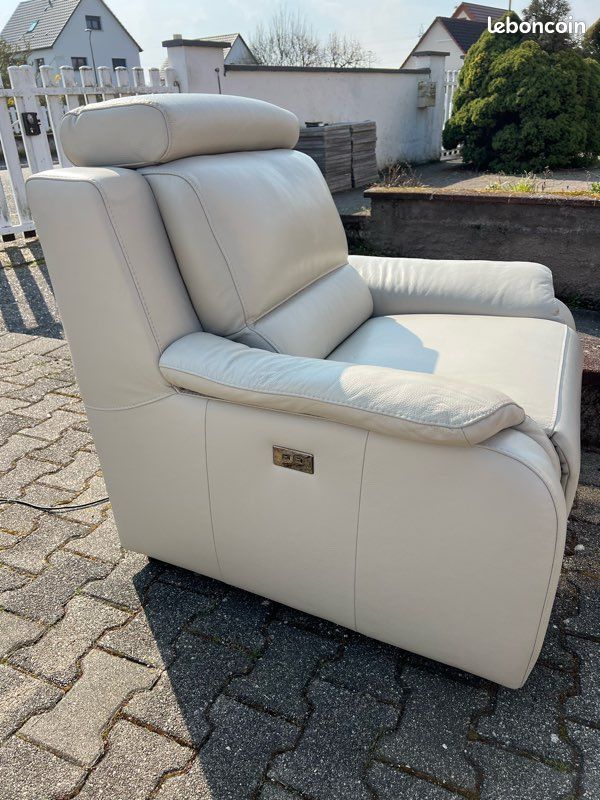 Fauteuil relax électrique en cuir gris (image 1)