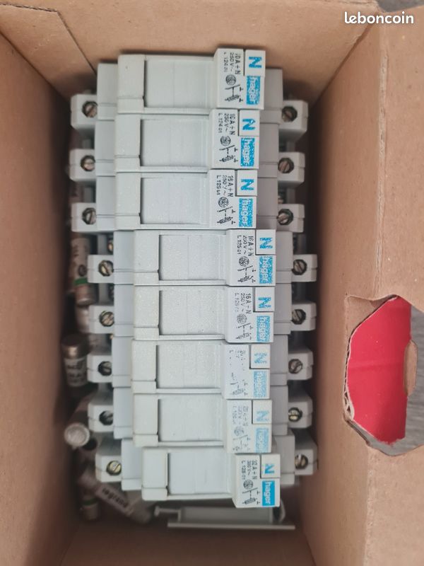 Porte-Fusible Unipolaire HAGER 20A Ancien Modèle à Cartouches 380V - Avec Fusible