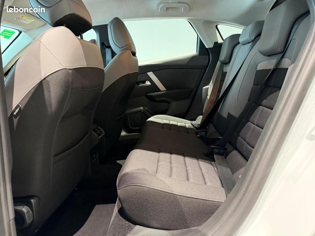 Citroën C4 Hybride 136 e-DCS6 Plus (image 11)