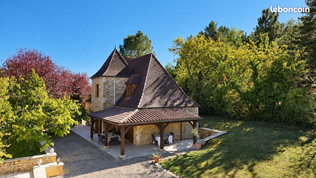 Maison 6 pièces 145 m² · à Saint-Cybranet · 145 m² · 550 000 €