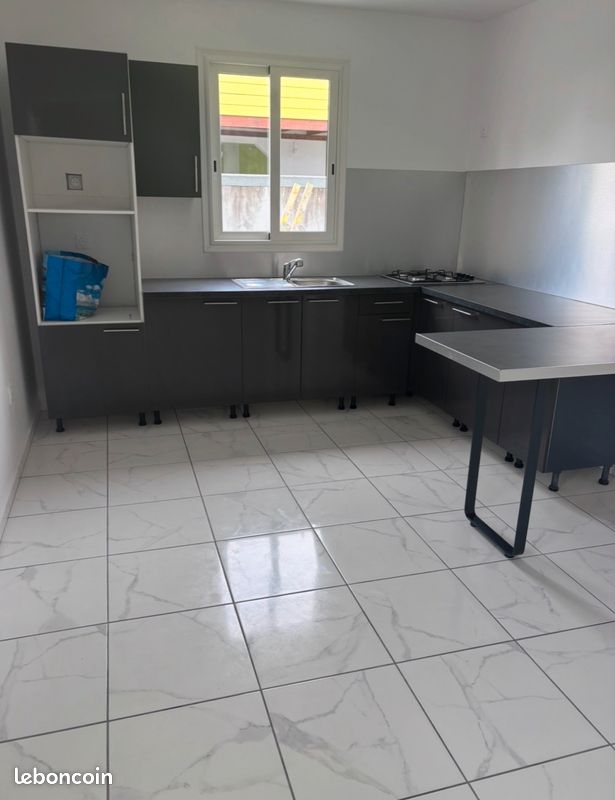 Maison 3 pièces 90 m² · à Saint-François · 90 m² · 1 000 €