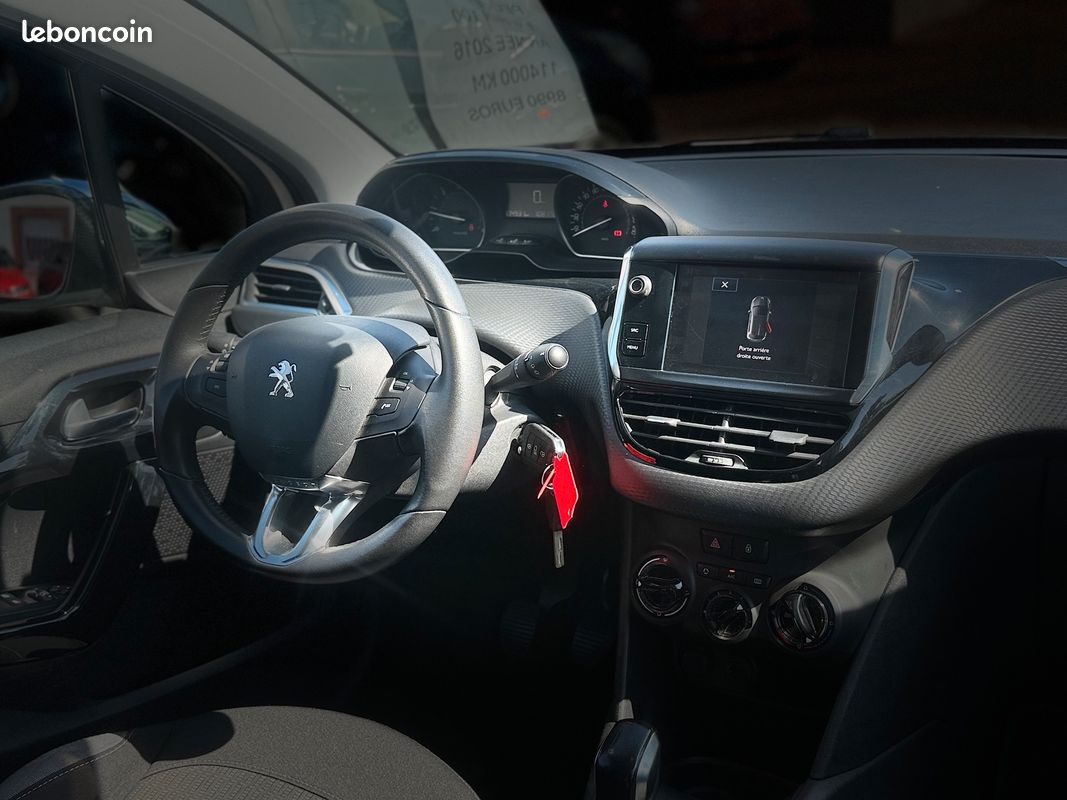 PEUGEOT 208 1.6 HDI 75 Cv Style * 114 000 Kms * 5 Places * Gps (image 6)