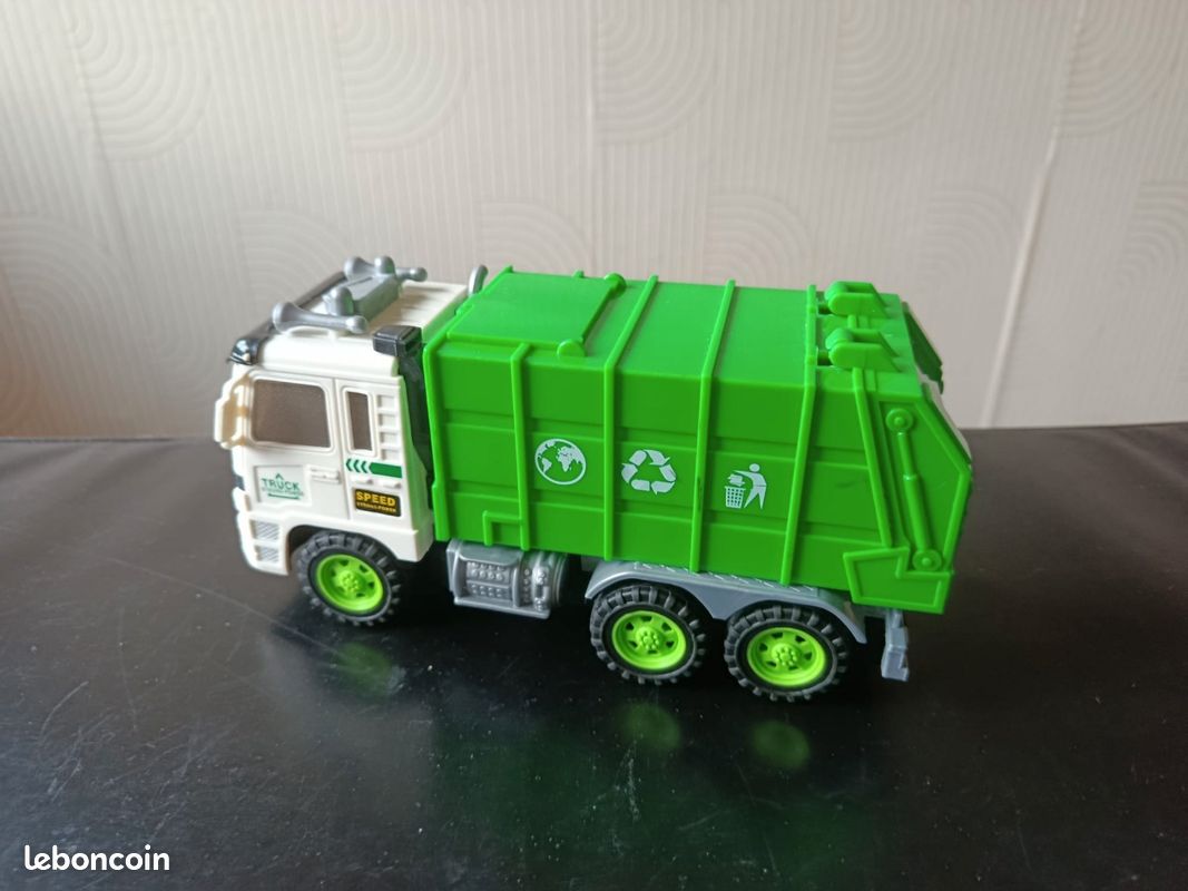Camion poubelle (image 1)