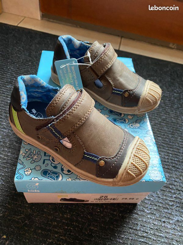 Chaussure ouverte garçon p.25 Neuve (image 2)
