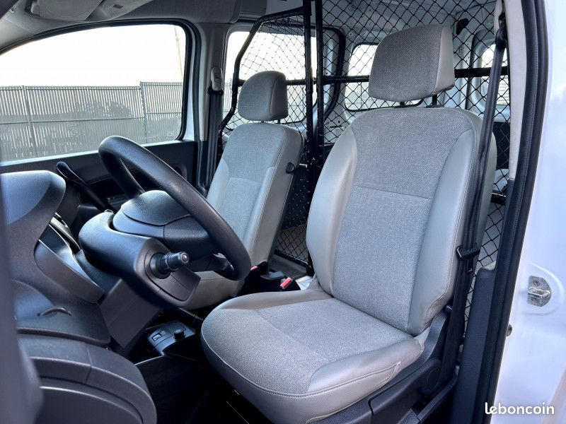 Renault KANGOO II EXPRESS MAXI 1.5 BLUE DCI 95CH GRAND VOLUME CONFORT - ATTELAGE (image 9)