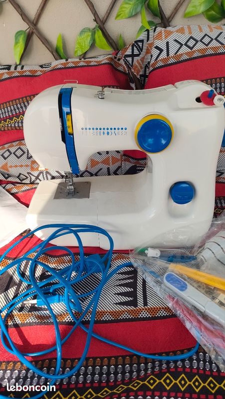 Machine à coudre IKEA (image 1)
