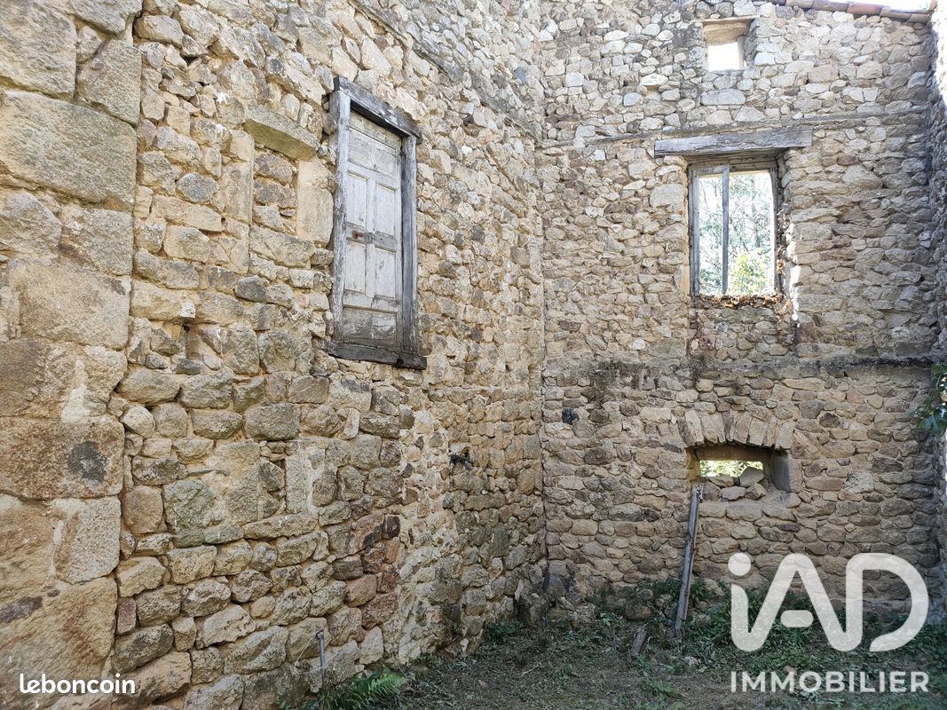 Maison 4 pièces 200 m² · à Colombier-le-Vieux · 200 m² · 59 000 €