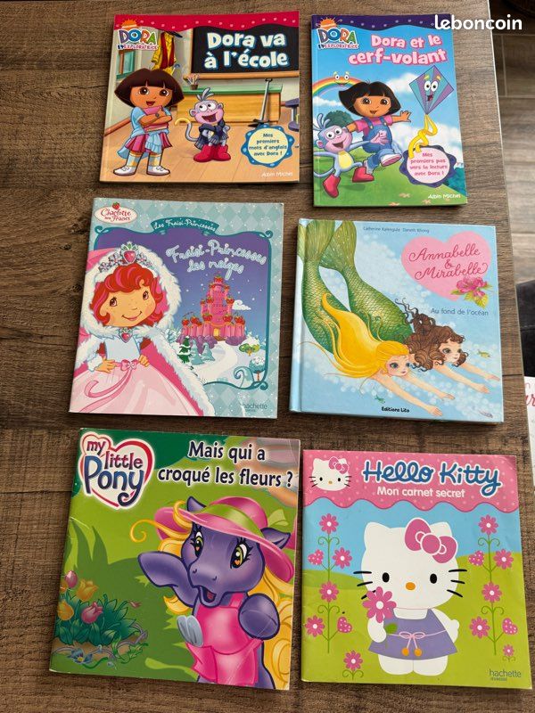 Lot de 6 livres pour petites filles:Dora, Hello Kitty, Charlotte et autres (image 1)