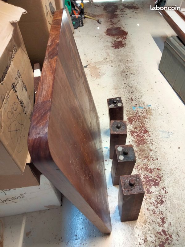 Table basse carrée en bois massif (image 2)