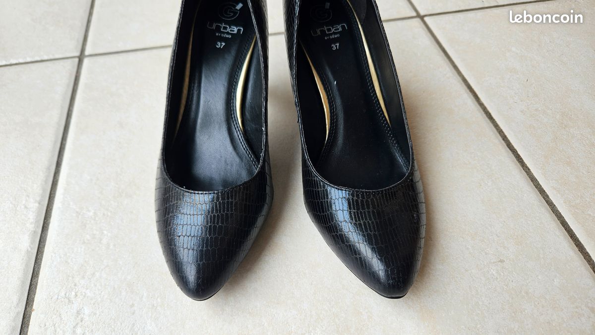 Escarpins ONE STEP En Cuir Noir Avec Rubans à Lacer - Taille 37 - Occasion Très Bon État