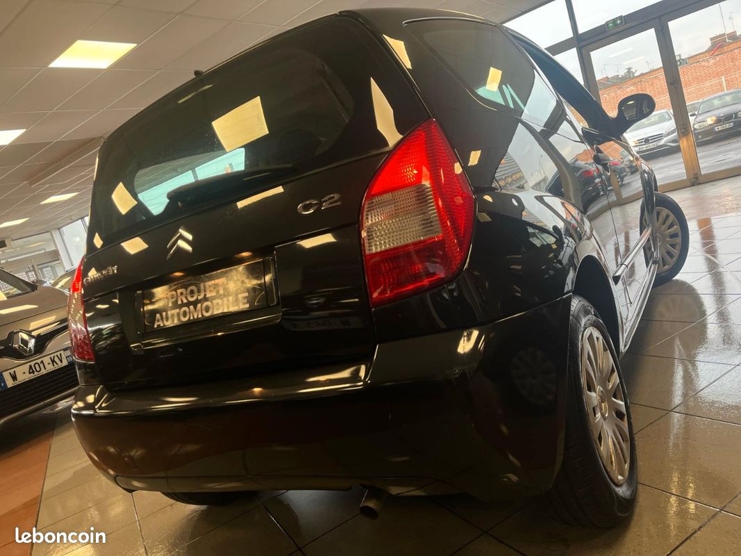 đâ
CITROĂN C2 1.1 I 60 AMBIANCE CD 124mkm ANNĂE 2009 đâ
(image 3)