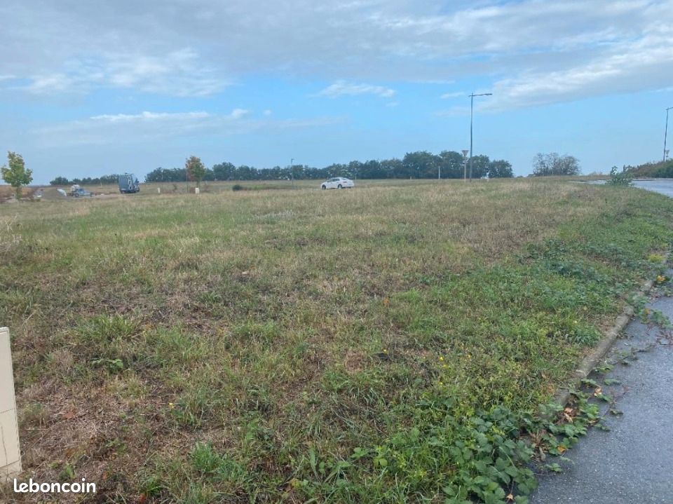 Terrain 1080 m² · à Villariès · 120 000 €