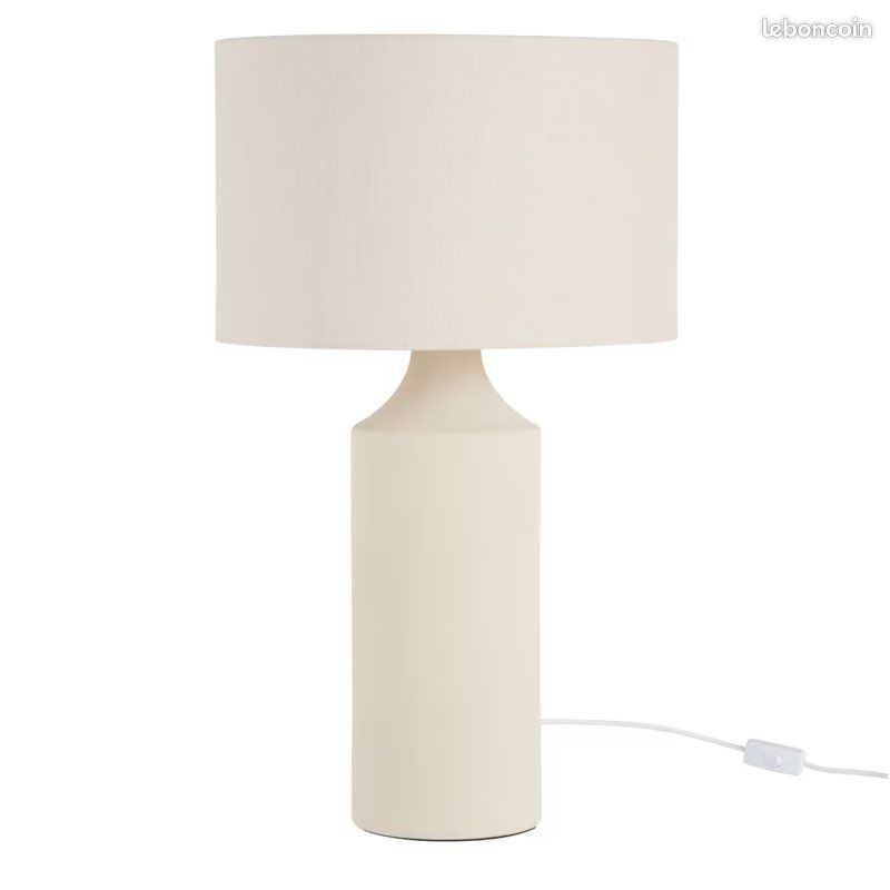 ⭐️ Sublime lampe en céramique beige haut de gamme et abat-jour en tissu crème de chez Maisons Du Monde (image 6)