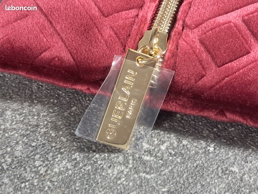 Q2 013 – GUERLAIN – petite trousse automne rouge (image 3)