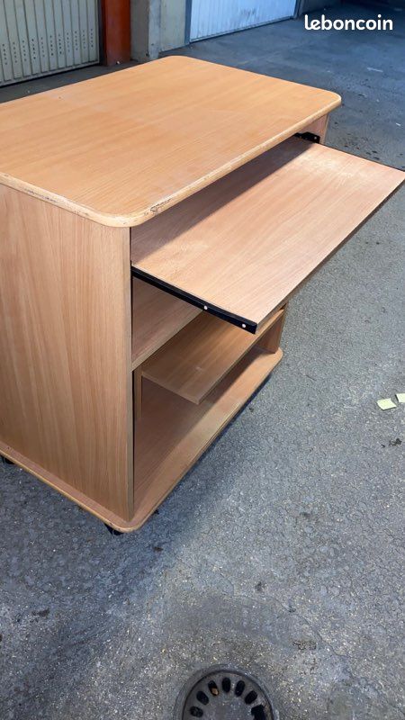 Bureau bois à roulettes (image 4)