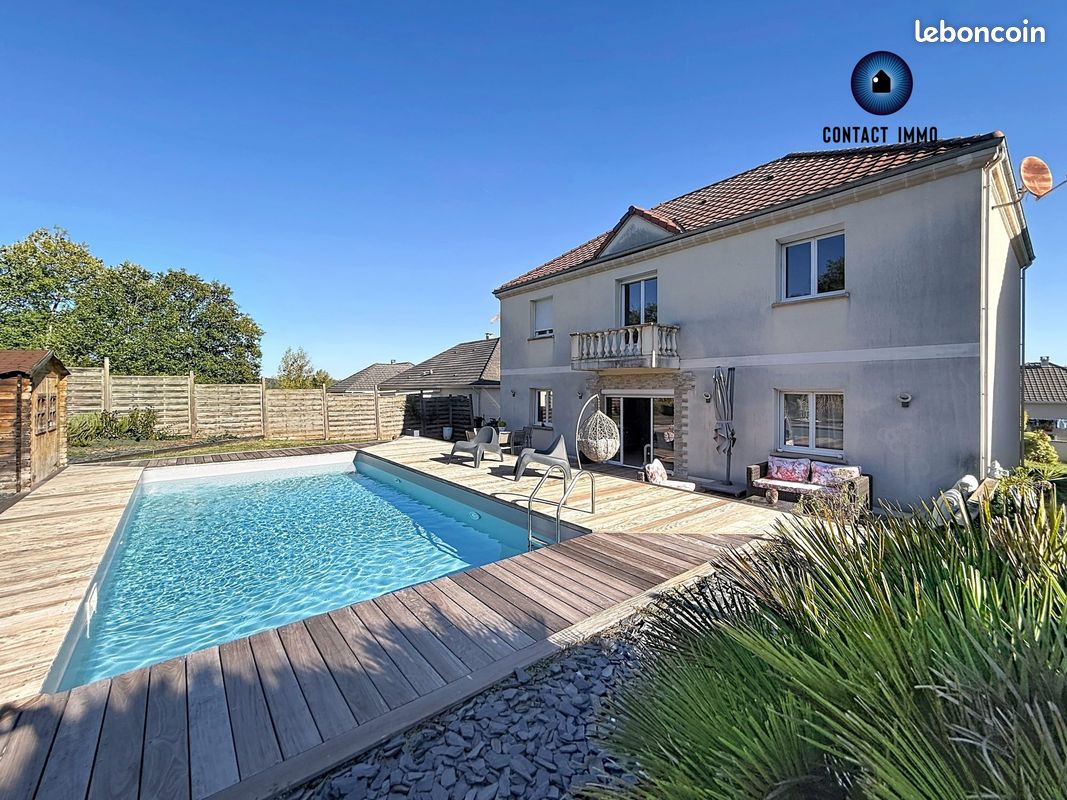 Maison 6 pièces 160 m² · à Saint-Pantaléon-de-Larche · 160 m² · 299 990 €