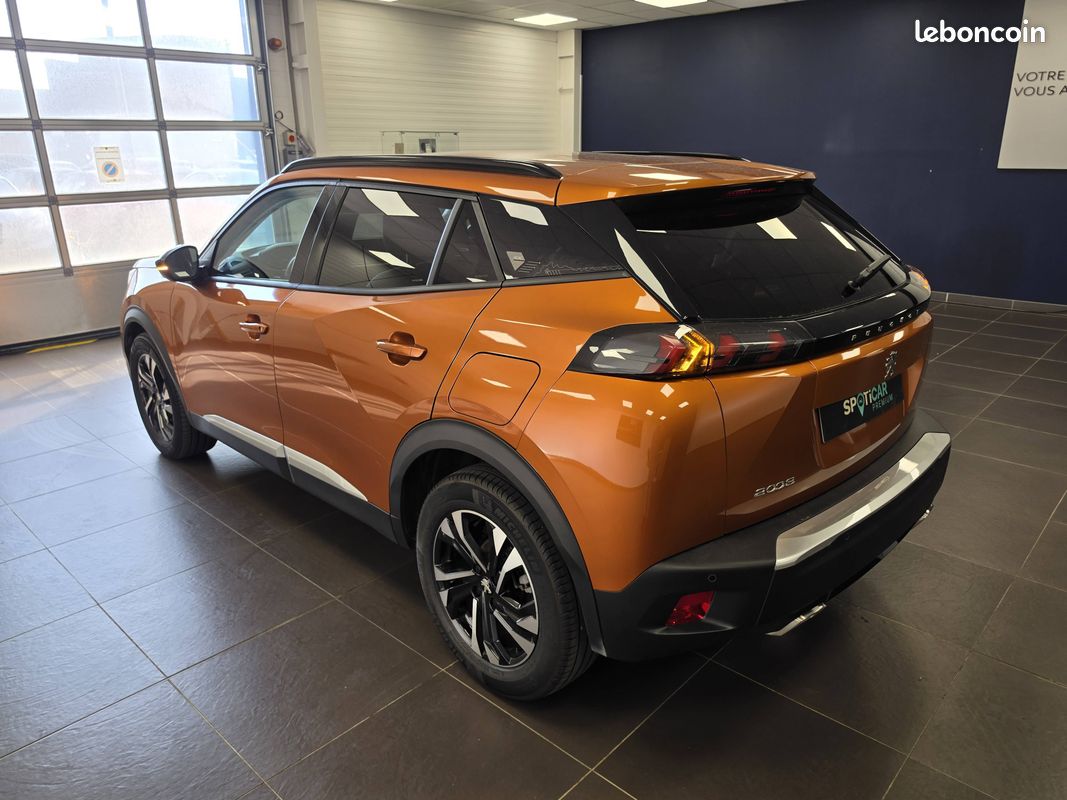 PEUGEOT 2008 PureTech 130 S&S EAT8 Roadtrip (image 9)