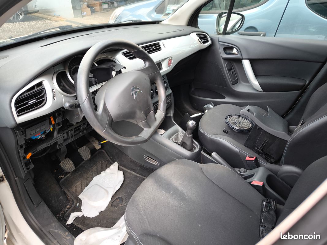 Citroën C3 1.0 puretech moteur HS dans l'état (image 4)
