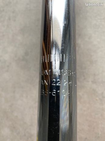 Tige De Selle BMX Vintage Rouge, Cannelée Et Torsadée, Diamètre 22,2 Mm, Neuve NOS (New Old Stock) - Années 70/80