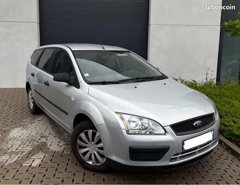 FORD FUCUS SW 1.6 100ch - CLIMATISATION - ENTRETIEN FORD (image 2)