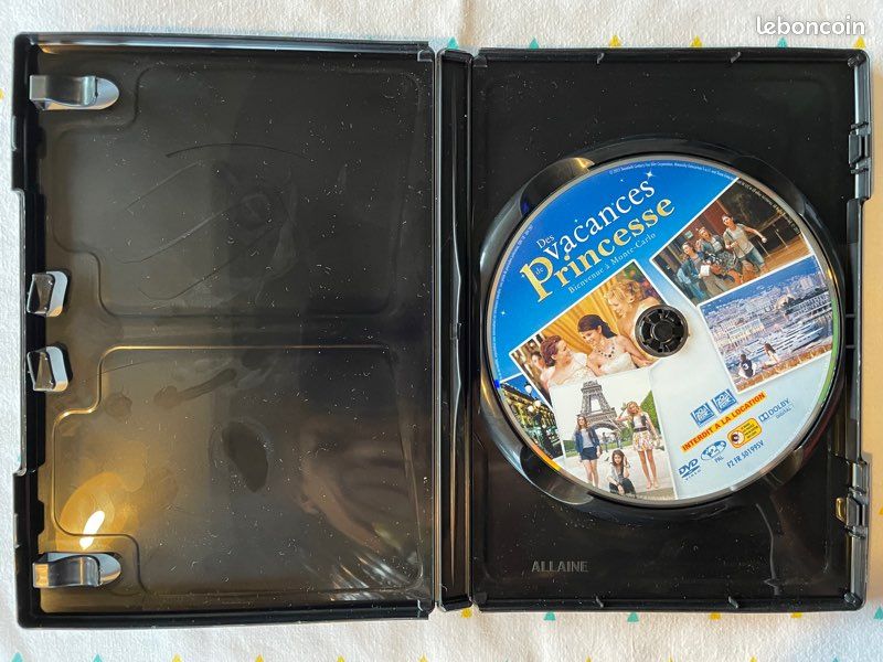 DVD "Des vacances de Princesses " Selena Gomez (image 3)