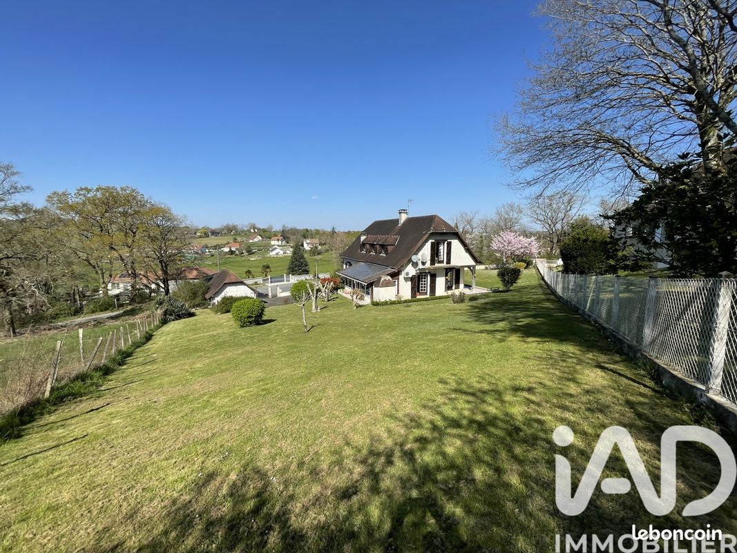 Maison 7 pièces 175 m² · à Lagor · 175 m² · 260 000 €