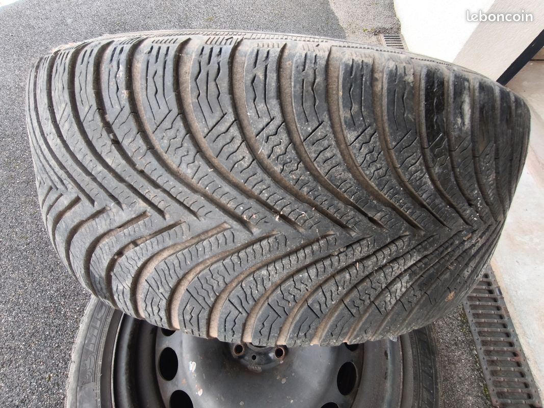 Jantes et Pneus Neige 215/50R17 (image 2)