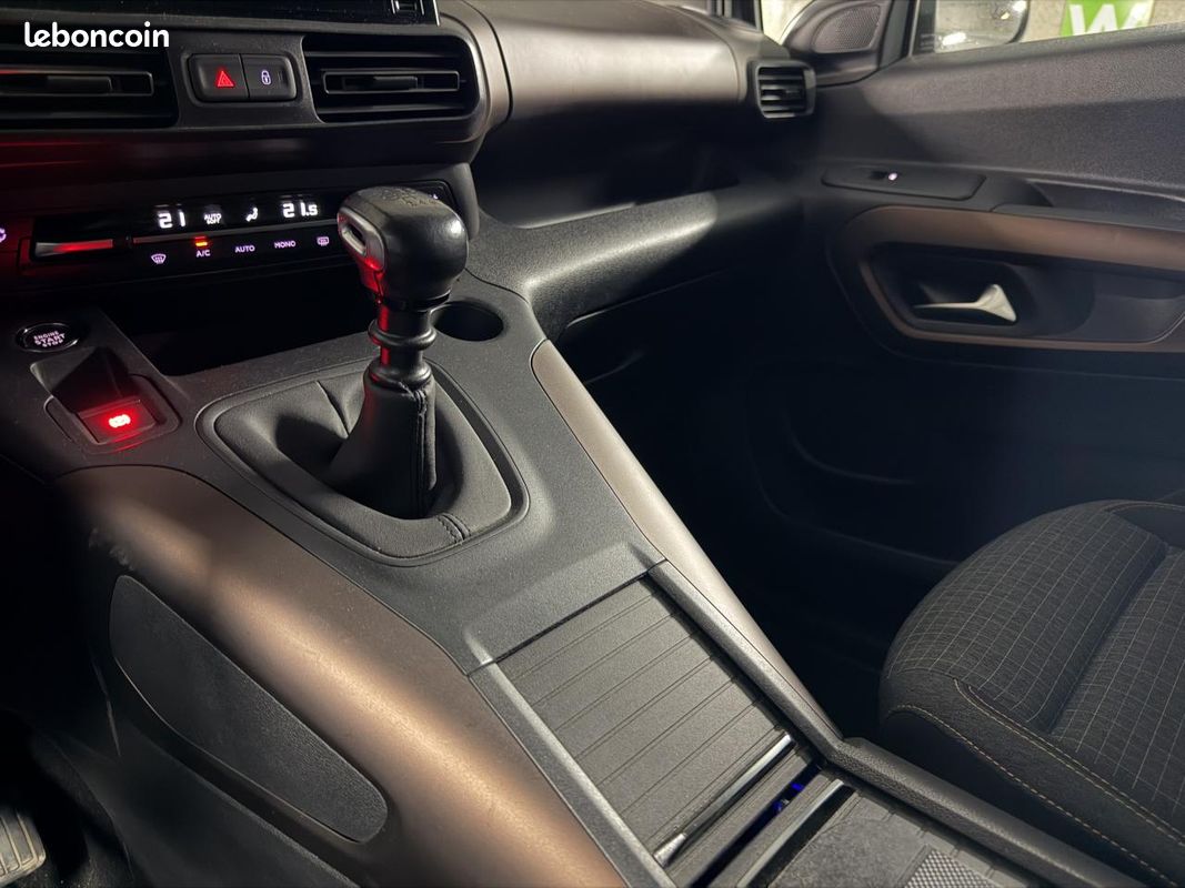 PEUGEOT RIFTER 1.5 HDI 130 ch COMBI GT (image 16)