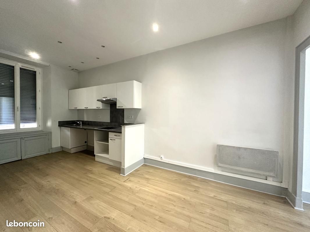 Appartement 4 pièces 90 m² · à Grenoble · 90 m² · 895 €